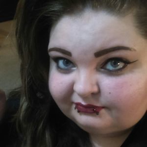 Meet your Posher, Selena